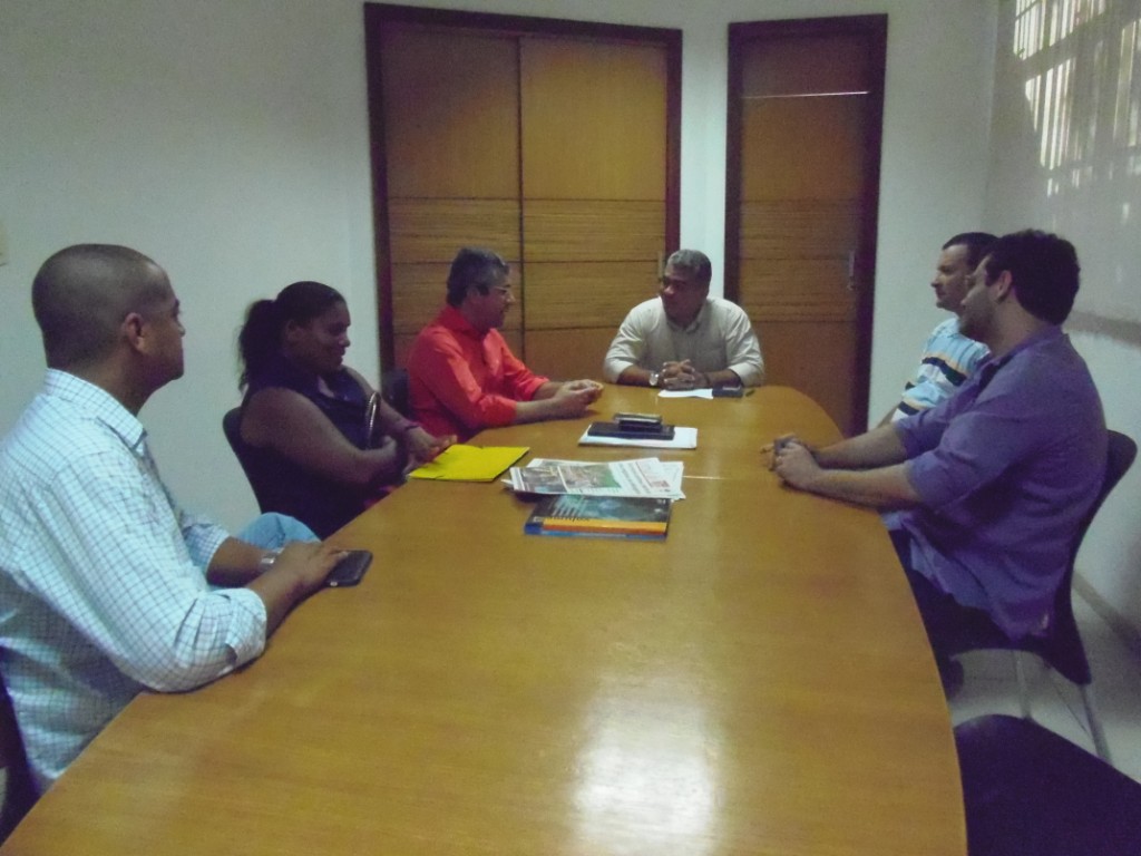 Superintendente recebe vereador e representantes de bairros - SMTT Aracaju